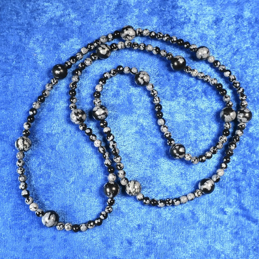 Kaulahelmet lumihiutaleobsidiaani 65cm LUMO