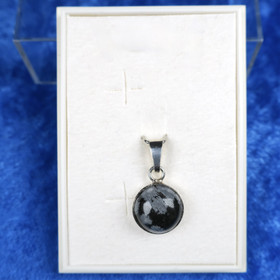 Riipus lumihiutaleobsidiaani LUM5 