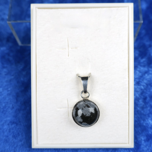 Riipus lumihiutaleobsidiaani LUM5 