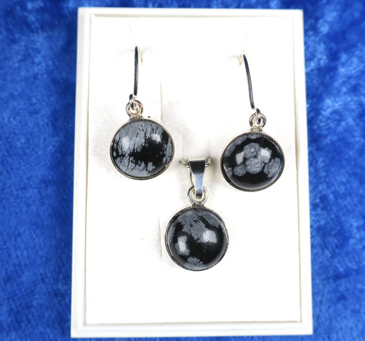 Riipus lumihiutaleobsidiaani LUM5 