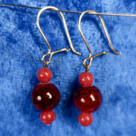 Korvakorut synteettinen jaspis ja kvartsiitit 484