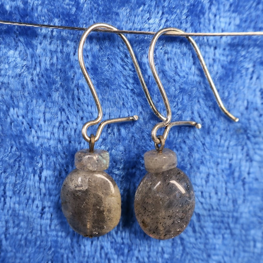 Korvakorut labradoriitti litteä ja kiekko