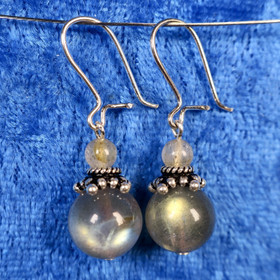 Korvakorut labradoriitti 10mm, 4mm, hopeakukka SYLVI3