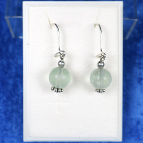 Korvakorut fluoriitti 8mm vaaleanvihreä, hopeakukka 4A