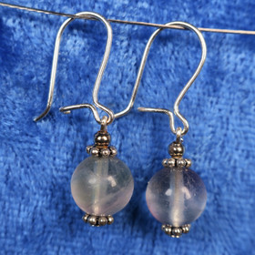 Korvakorut fluoriitti 8mm vaaleanvihreä, hopeakukka 3A