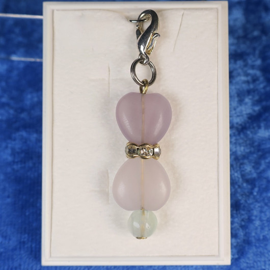 Riipus fluoriitti sydämet zirkonikoristein lukolla. FIIA6