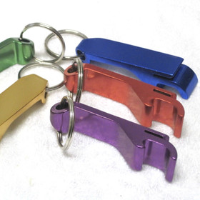 Avaimenperä ja pullonavaaja, metallia 