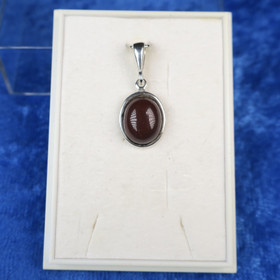 Riipus jaspis punaruskea, ovaali, siro B