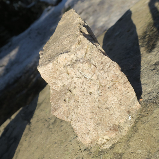 Kirjomaasälpä raaka 3,2kg 17x13x9cm Suomi Tammela Hi134