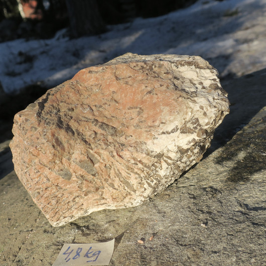 Kirjomaasälpä raaka 4,8kg  21x17x13cm Suomi Tammela Hi134