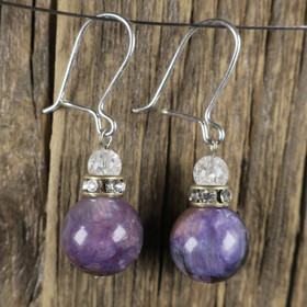 Korvakorut tsharoiitti ja vuorikide jää-ice zirkonikoristein. 64ko14h