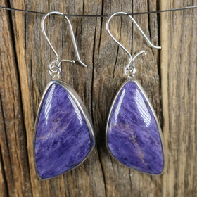 Korvakorut tsharoiitti charoite kolmikulmaiset, kookkaat KRY