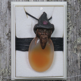 Riipus karneoli piksihahmo ovaali, rubiini hatussa pixiP