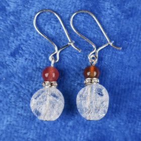 Korvakorut särötetty vuorikide ja karneoli