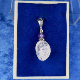 Riipus särötetty vuorikide ja ametisti. iceC