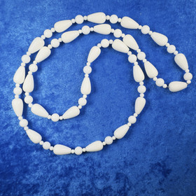 Kaulahelmet lumikvartsi pisara LPI8