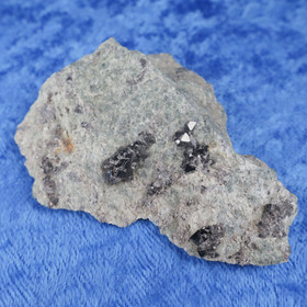 Magnetiittikiteitä kloriitissa 35g 62x45x15mm Horsma-aho Suomi Hi41D