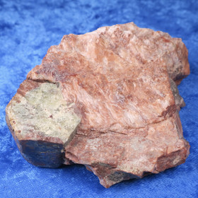  Kalimaasälpä ja beryllikide 237g 80x70x35mm. Uhlu Suomi Hi156R