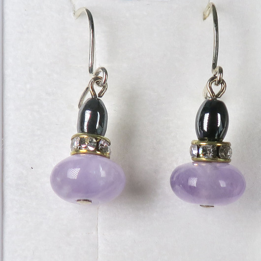Korvakorut ametisti litteä, hematiitti, zirkonikoristein. Pirjo