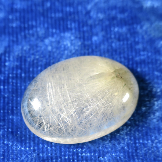 Kapussi rutiilikvartsi 18x25x8mm ovaali cabochon nro K