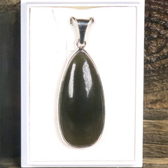 Hopeariipus nefriittipisara tummanvihreä