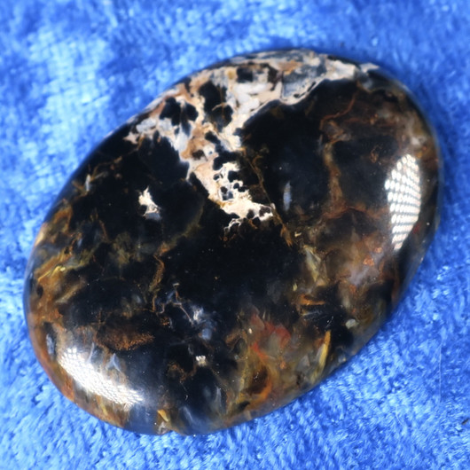 Kapussi pietersiitti, iso cabochon w58