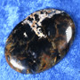 Kapussi pietersiitti, iso cabochon w58