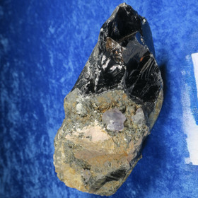 Morioni 895g iso kide fluoriitin kanssa. Uhlu Suomi Hi72K9