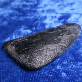 Nuummiitti kapussi hiomaton 15g 50x30x6mm Suomi Hi133f