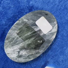 Kapussi serafiniitti klinokloori ovaali KL2