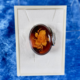 Rintakoru meripihka ruusu