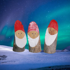 Joulupukki kelopuuta, kasvot maalattu, korkeus n. 10-11cm