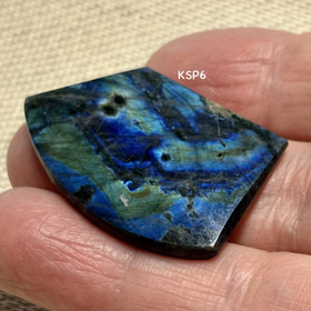 Spektroliitti kapussi. Ylämaa KSP6