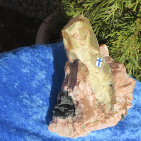 Hi95b Beryllikide, kalimaasälpä, biotiitti 872g Uhlu Hi95b