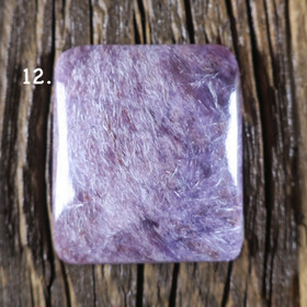 Kapussi tsharoiitti 25x22mm helmiäistsharoiitti nro12