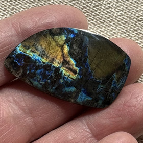 Spektroliitti kapussi. Ylämaa KSP32