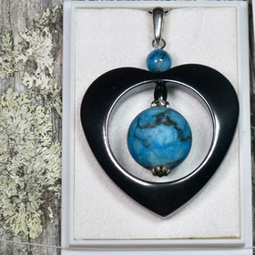 Riipus hematiittisydän turkoosin värinen kalsiitti zirkonirengas MERI2