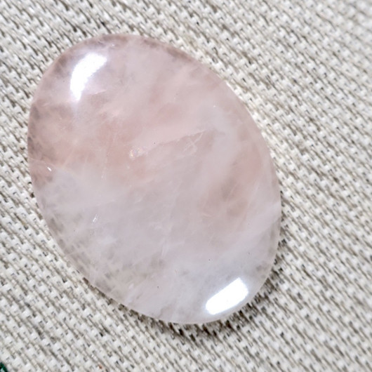Kapussi ruusukvartsi 30x40mm ovaali cabochon