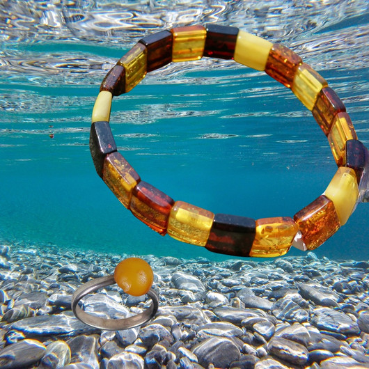 Rannekoru meripihka, monivärinen 10x10mm neliöitä