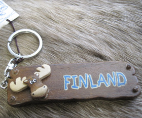 Avaimenperä hirvi,  Finland-teksti  puukyltti 9x3cm