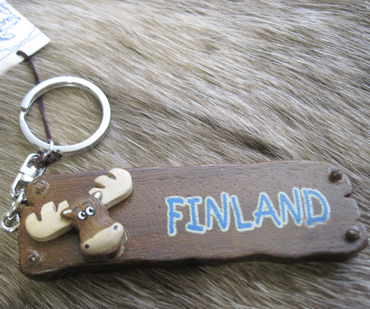 Avaimenperä hirvi,  Finland-teksti  puukyltti 9x3cm