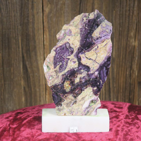 Fluoriitti, listveniitti marmorijalustalla 594g 