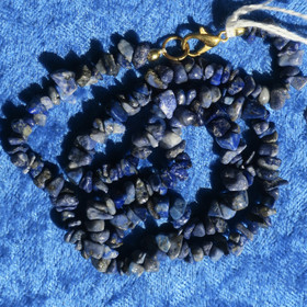 Helmet lapis latsuli 45cm sipsihelmet