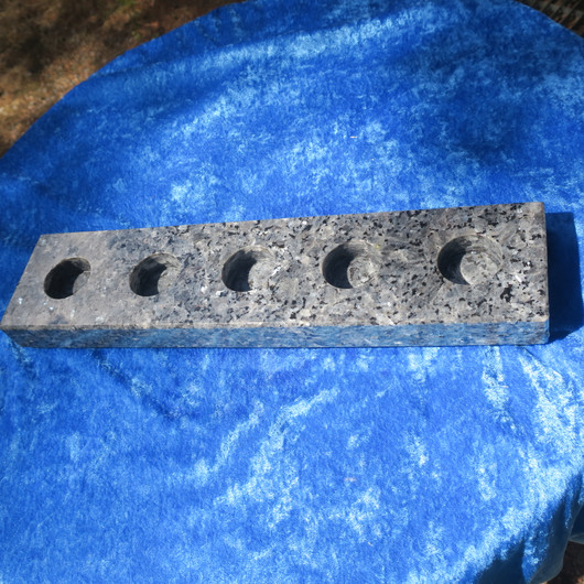 Tuikkualusta larvikiitti, 5 tuikulle 38x9cm