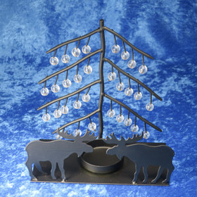 Tuikkualusta hirvet ja kuusi, metallia