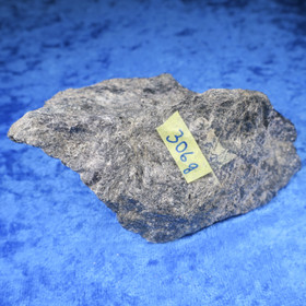 Nuummiitti 306g  110x55x55mm sis biotiitti, paljon kordieriitti Hi133 