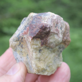 Beryllikide pegmatiitissa 170g Suomi Hi95-40