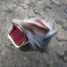 Kukkaro/silmälasikotelo poronkarvalla koristeltu nro2