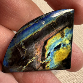 Spektroliitti kapussi. Ylämaa KSP33