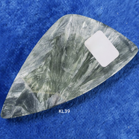 Kapussi serafiniitti klinokloori kolmikulmainen KL39